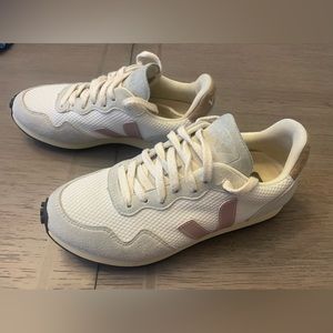 Veja SDU Trainers size 7 euro 38, natural and pink